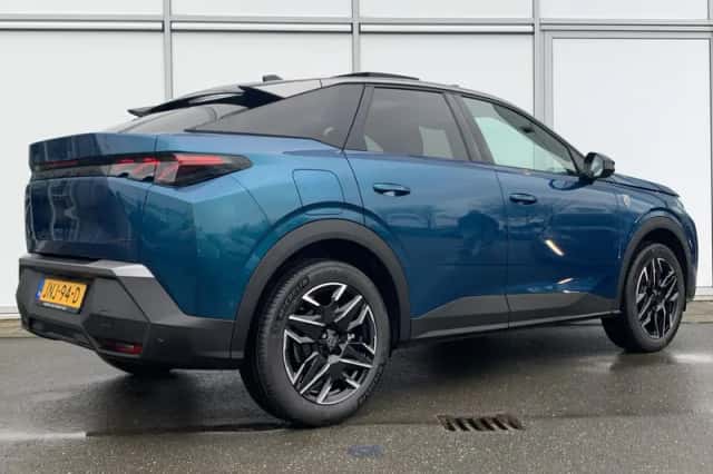 Peugeot 3008 (2025) thumbnail 2