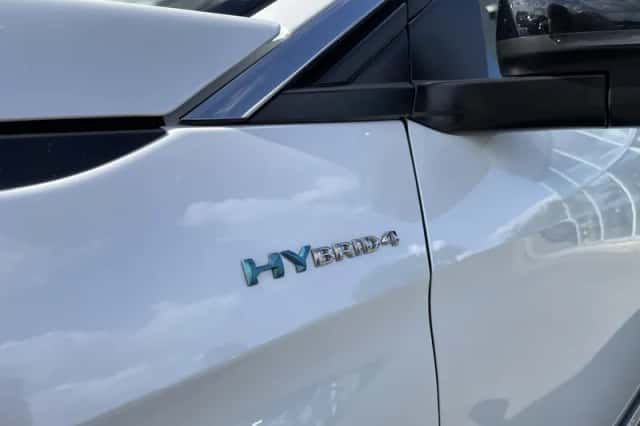 Peugeot 3008 (2022) thumbnail 4