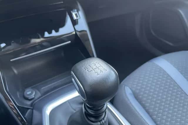 Peugeot 2008 (2021) thumbnail 16