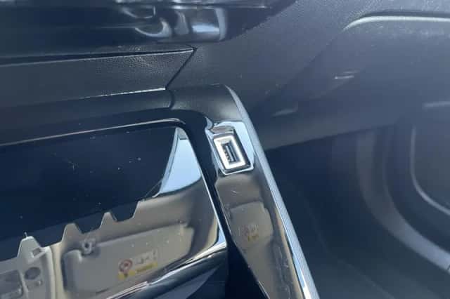 Peugeot 2008 (2021) thumbnail 18