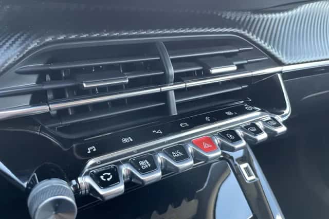 Peugeot 2008 (2021) thumbnail 20