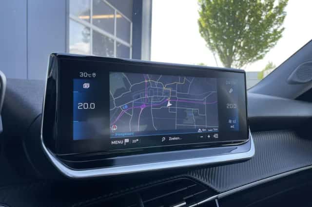 Peugeot 2008 (2021) thumbnail 22