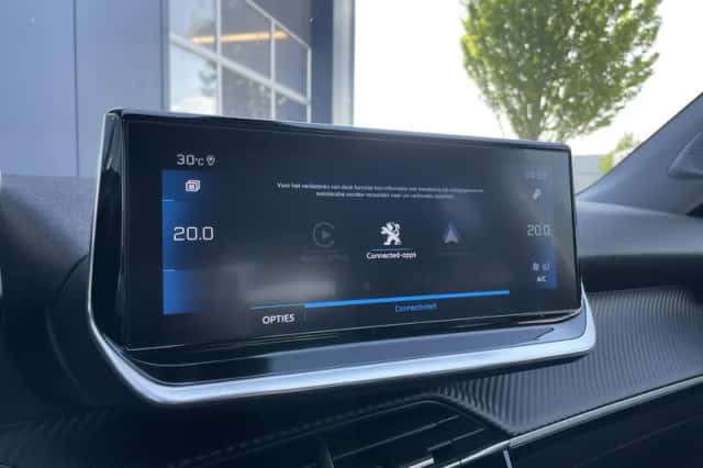 Peugeot 2008 (2021) thumbnail 26