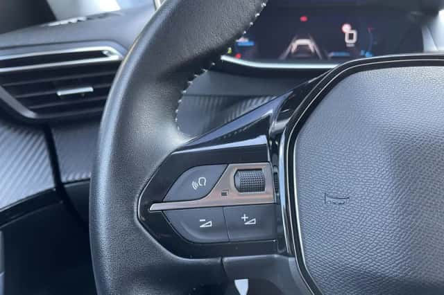 Peugeot 2008 (2021) thumbnail 10