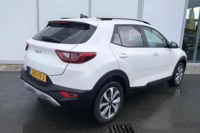 Kia Stonic (2025) thumbnail 6