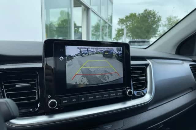 Kia Stonic (2025) thumbnail 6
