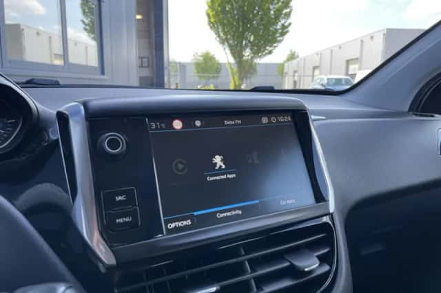 Peugeot 208 (2017) thumbnail 11