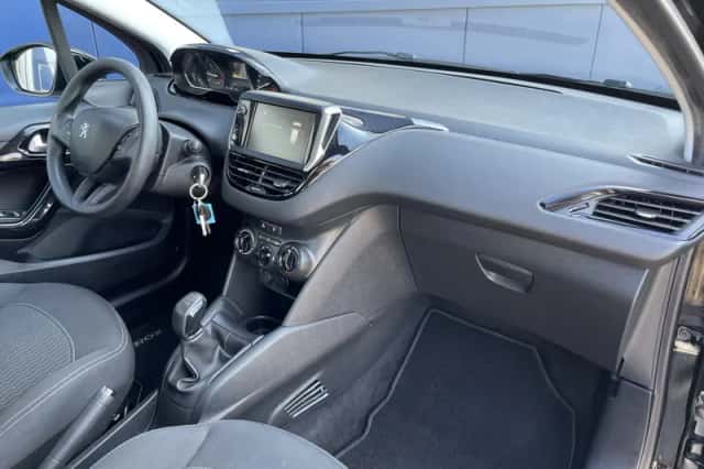 Peugeot 208 (2017) thumbnail 18