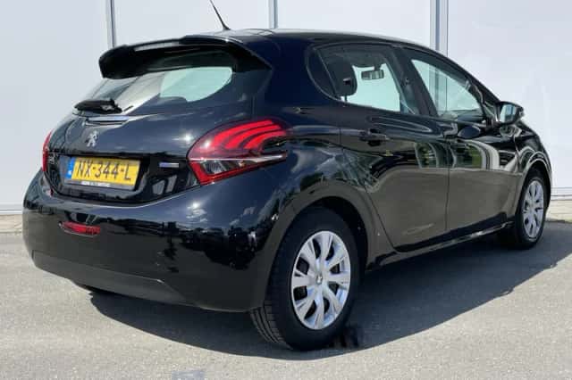 Peugeot 208 (2017) thumbnail 3
