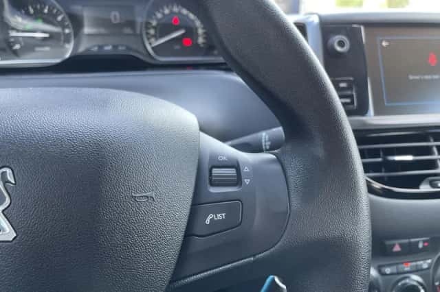 Peugeot 208 (2017) thumbnail 6
