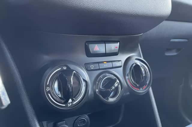 Peugeot 208 (2017) thumbnail 10