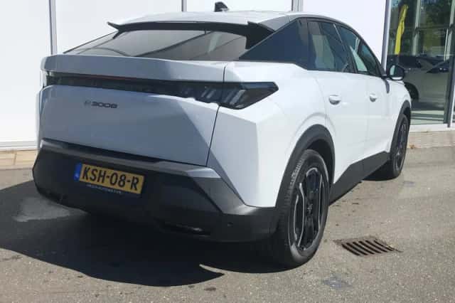 Peugeot 3008 (2025) thumbnail 6
