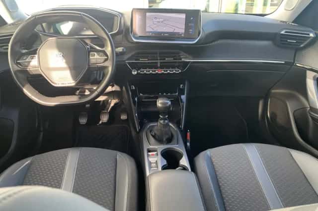 Peugeot 2008 (2020) thumbnail 3