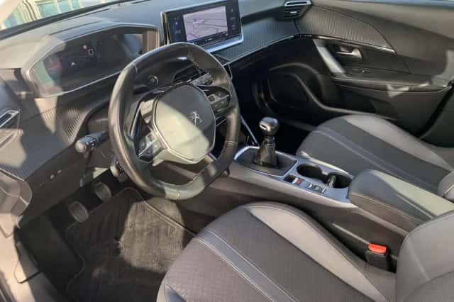 Peugeot 2008 (2020) thumbnail 4
