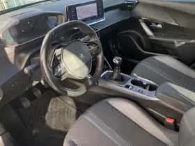 Peugeot 2008 (2020) thumbnail 4