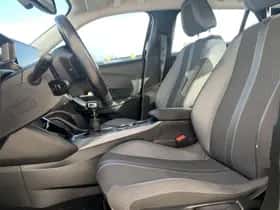 Peugeot 2008 (2020) thumbnail 5