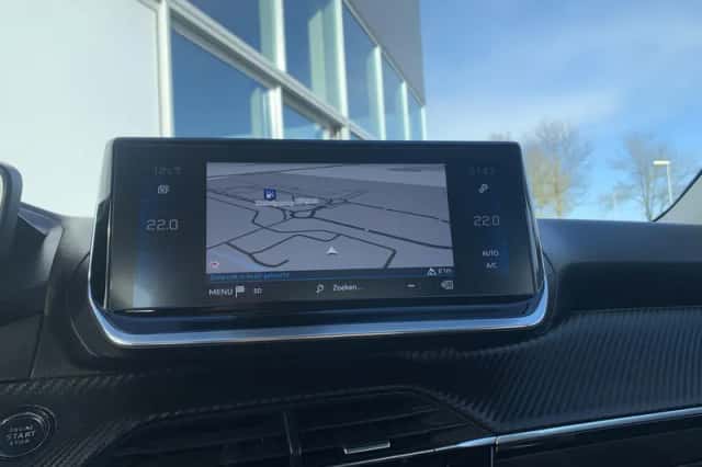 Peugeot 2008 (2020) thumbnail 8