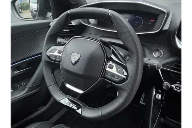 Peugeot e-2008 (2025) thumbnail 4