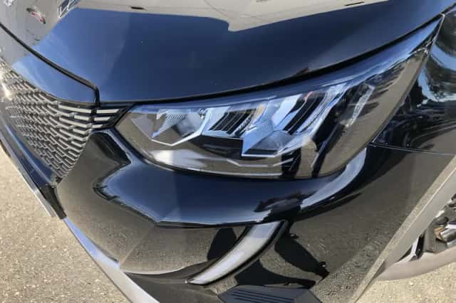 Peugeot 2008 (2022) thumbnail 2