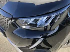 Peugeot 2008 (2022) thumbnail 2