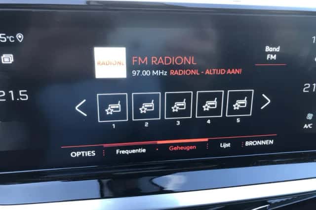 Peugeot 2008 (2022) thumbnail 17