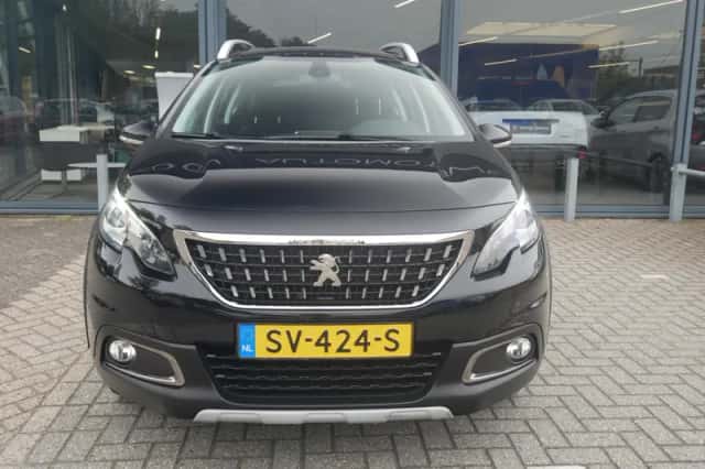Peugeot 2008 (2018) thumbnail 3