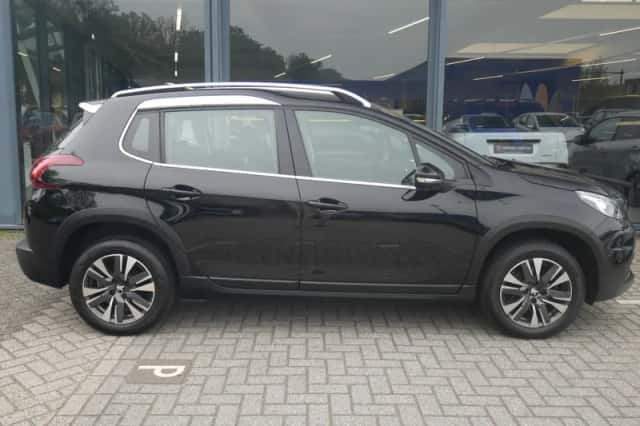 Peugeot 2008 (2018) thumbnail 5