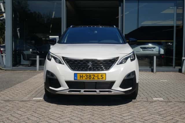 Peugeot 3008 (2020) thumbnail 2