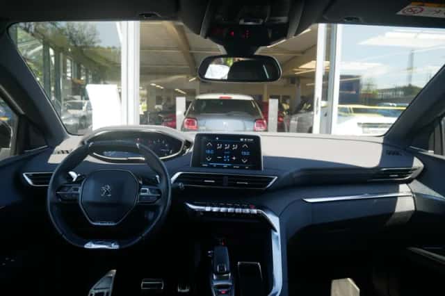 Peugeot 3008 (2020) thumbnail 3