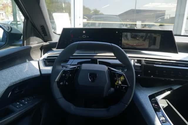 Peugeot E-5008 (2026) thumbnail 3