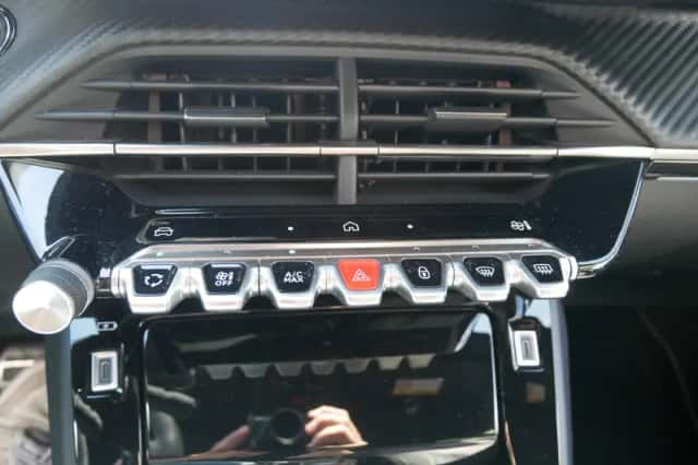 Peugeot 208 (2025) thumbnail 25