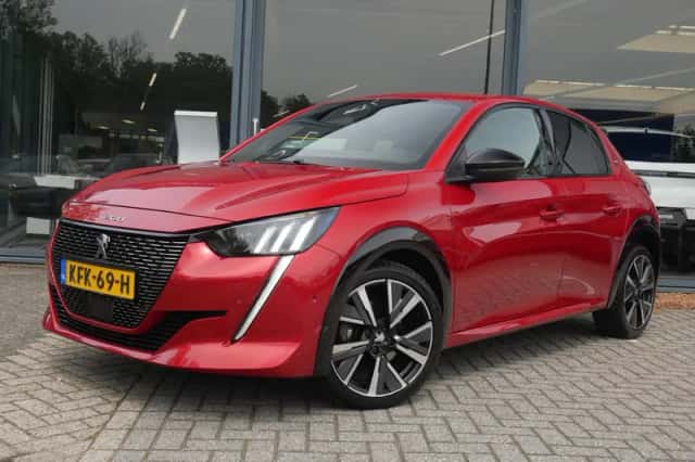 Peugeot 208 (2022) thumbnail 2