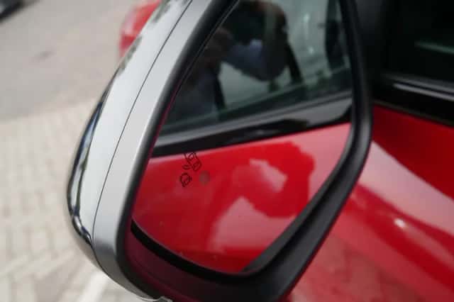 Peugeot 208 (2022) thumbnail 12