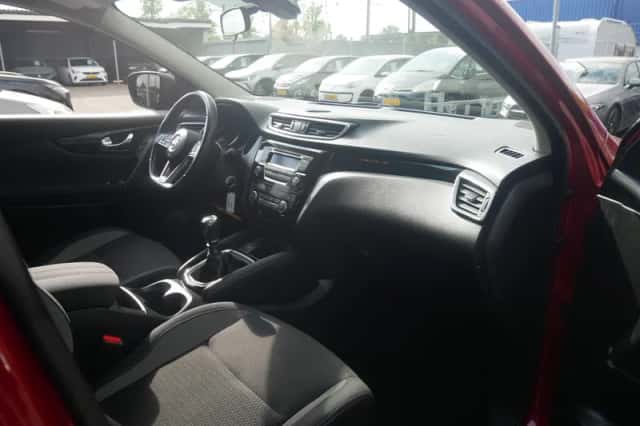Nissan Qashqai (2018) thumbnail 16