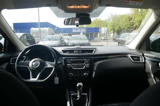 Nissan Qashqai (2018) thumbnail 3