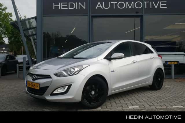 Hyundai i30 (2016) thumbnail 1