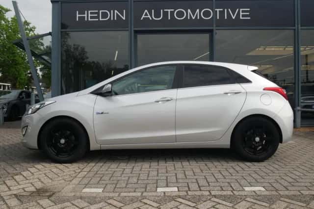 Hyundai i30 (2016) thumbnail 3