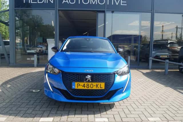 Peugeot e-208 (2022) thumbnail 3