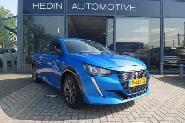 Peugeot e-208 (2022) thumbnail 4