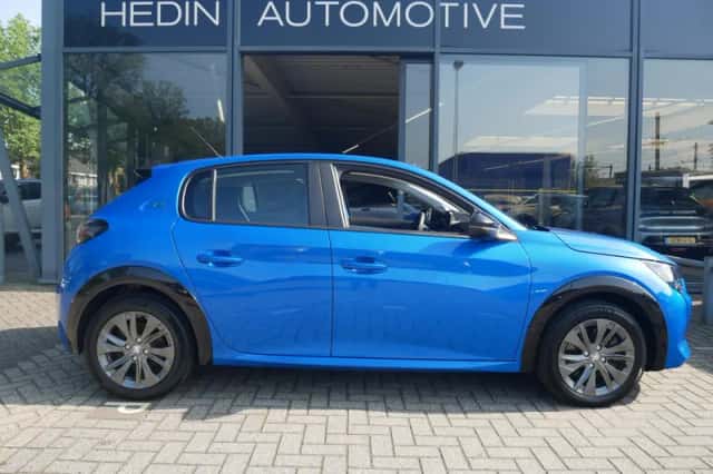 Peugeot e-208 (2022) thumbnail 5