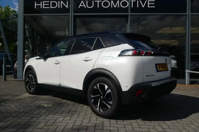 Peugeot e-2008 (2021) thumbnail 4