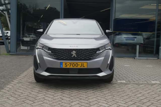 Peugeot 3008 (2023) thumbnail 2