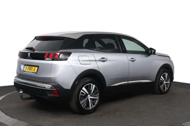 Peugeot 3008 (2023) thumbnail 2