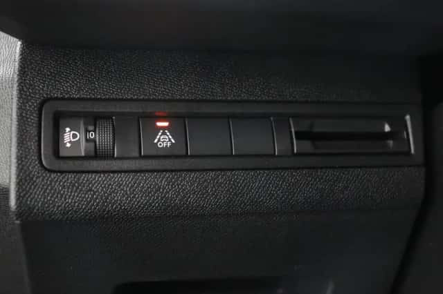Peugeot 3008 (2023) thumbnail 23