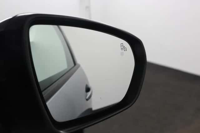 Peugeot 3008 (2023) thumbnail 34