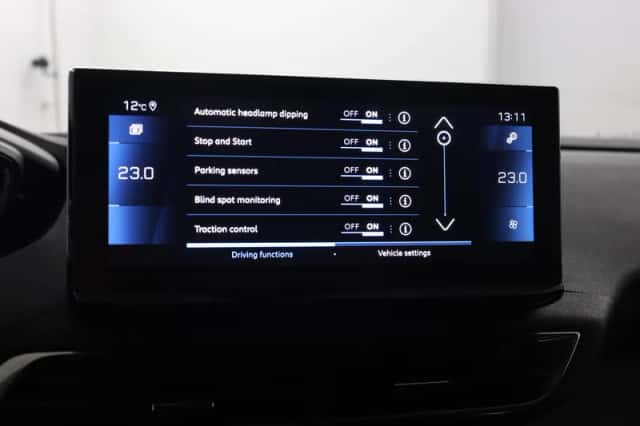 Peugeot 3008 (2023) thumbnail 40