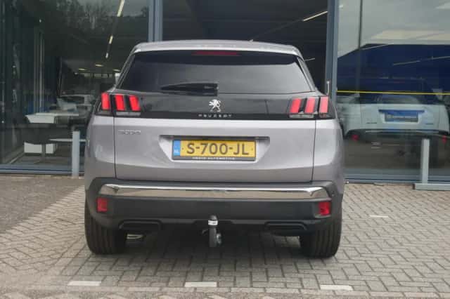 Peugeot 3008 (2023) thumbnail 5