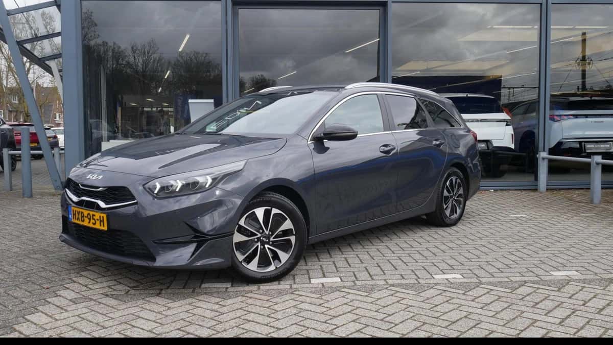 Kia Ceed Sportswagon (2025) — foto 1