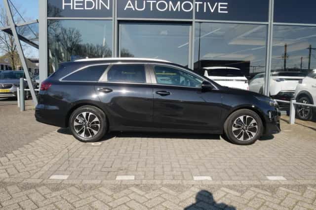 Kia Ceed Sportswagon (2025) thumbnail 4