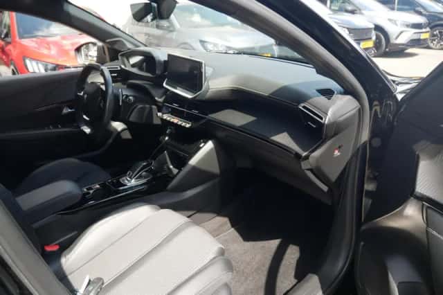 Peugeot 208 (2021) thumbnail 12